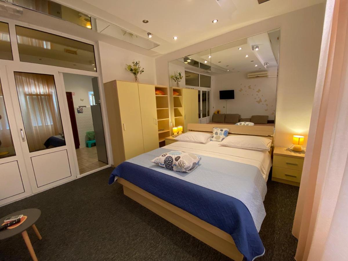וודיצה Studio Apartment And Rooms Adria מראה חיצוני תמונה
