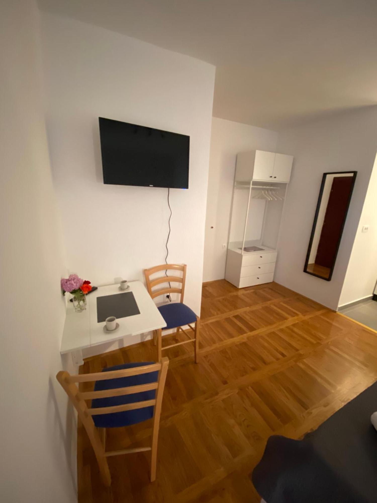 וודיצה Studio Apartment And Rooms Adria מראה חיצוני תמונה