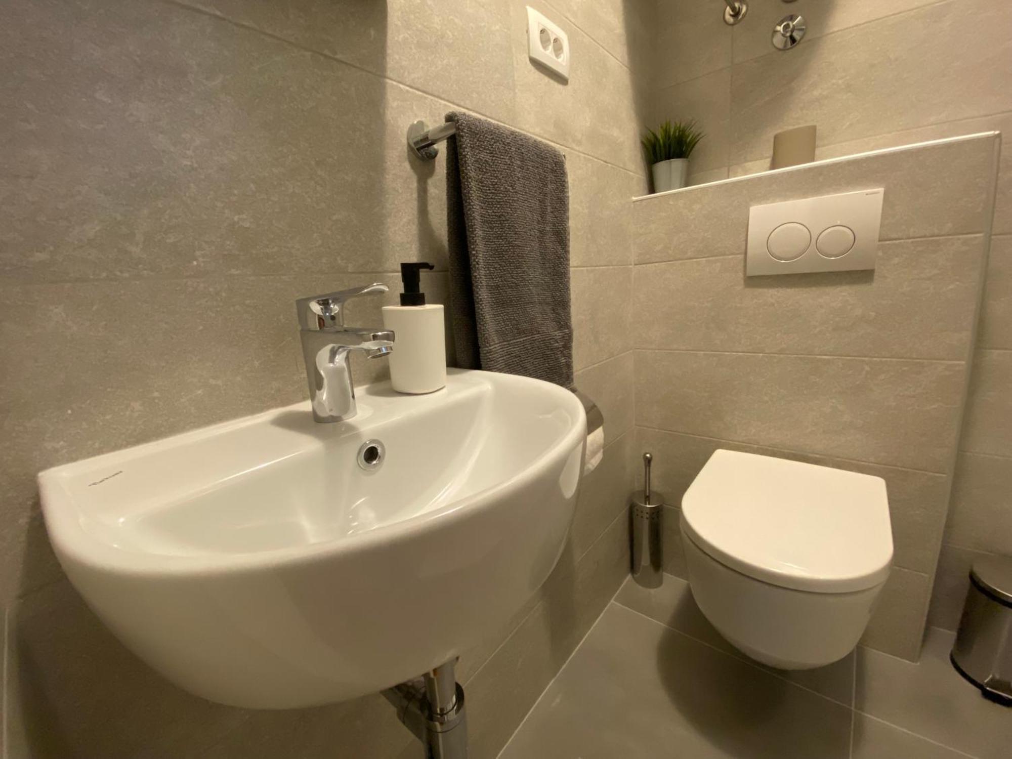 וודיצה Studio Apartment And Rooms Adria מראה חיצוני תמונה
