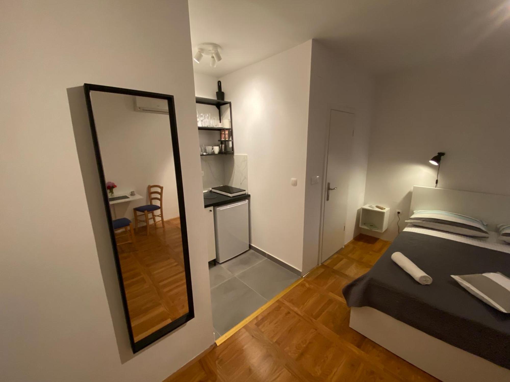 וודיצה Studio Apartment And Rooms Adria מראה חיצוני תמונה