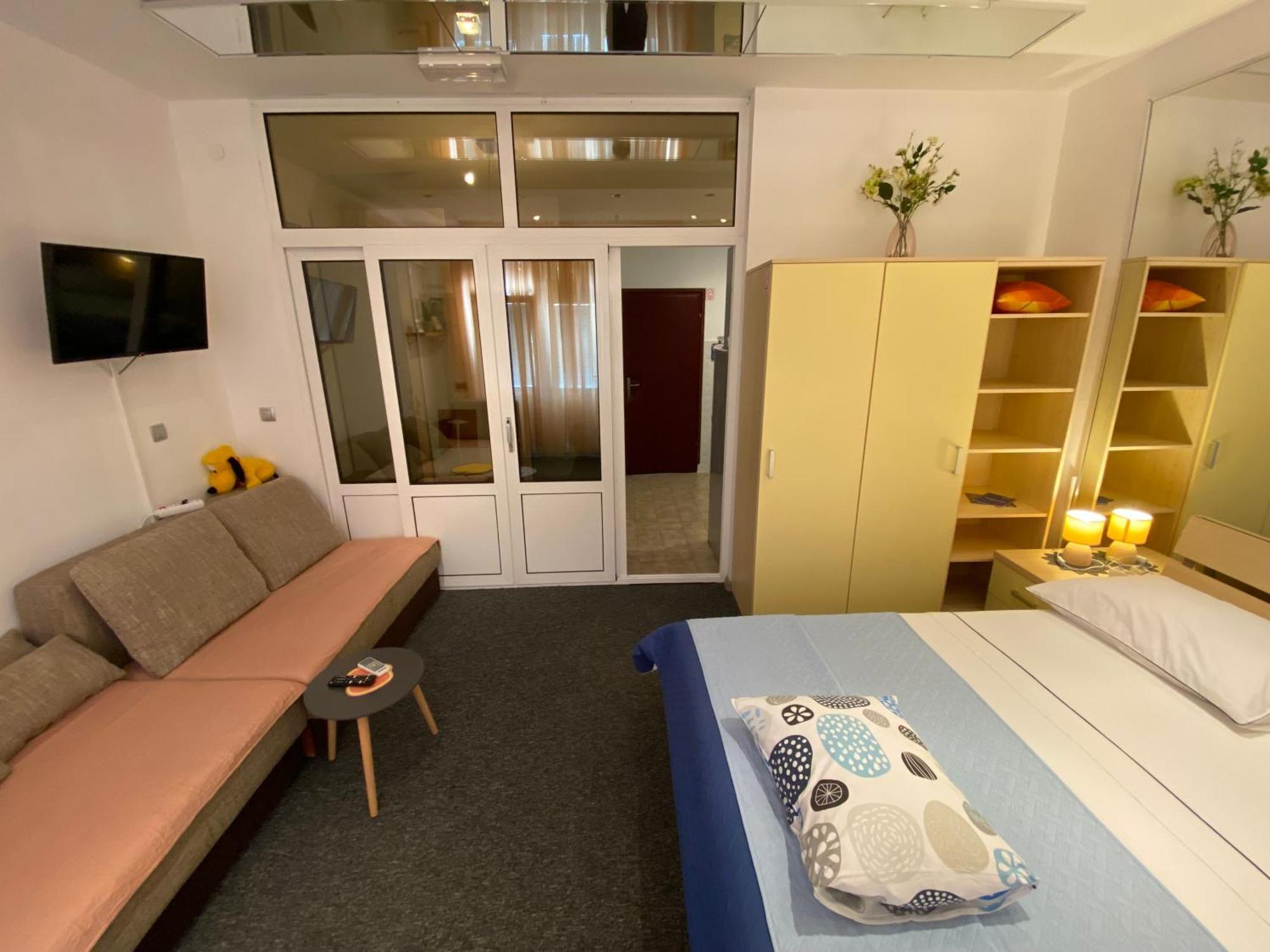 וודיצה Studio Apartment And Rooms Adria מראה חיצוני תמונה