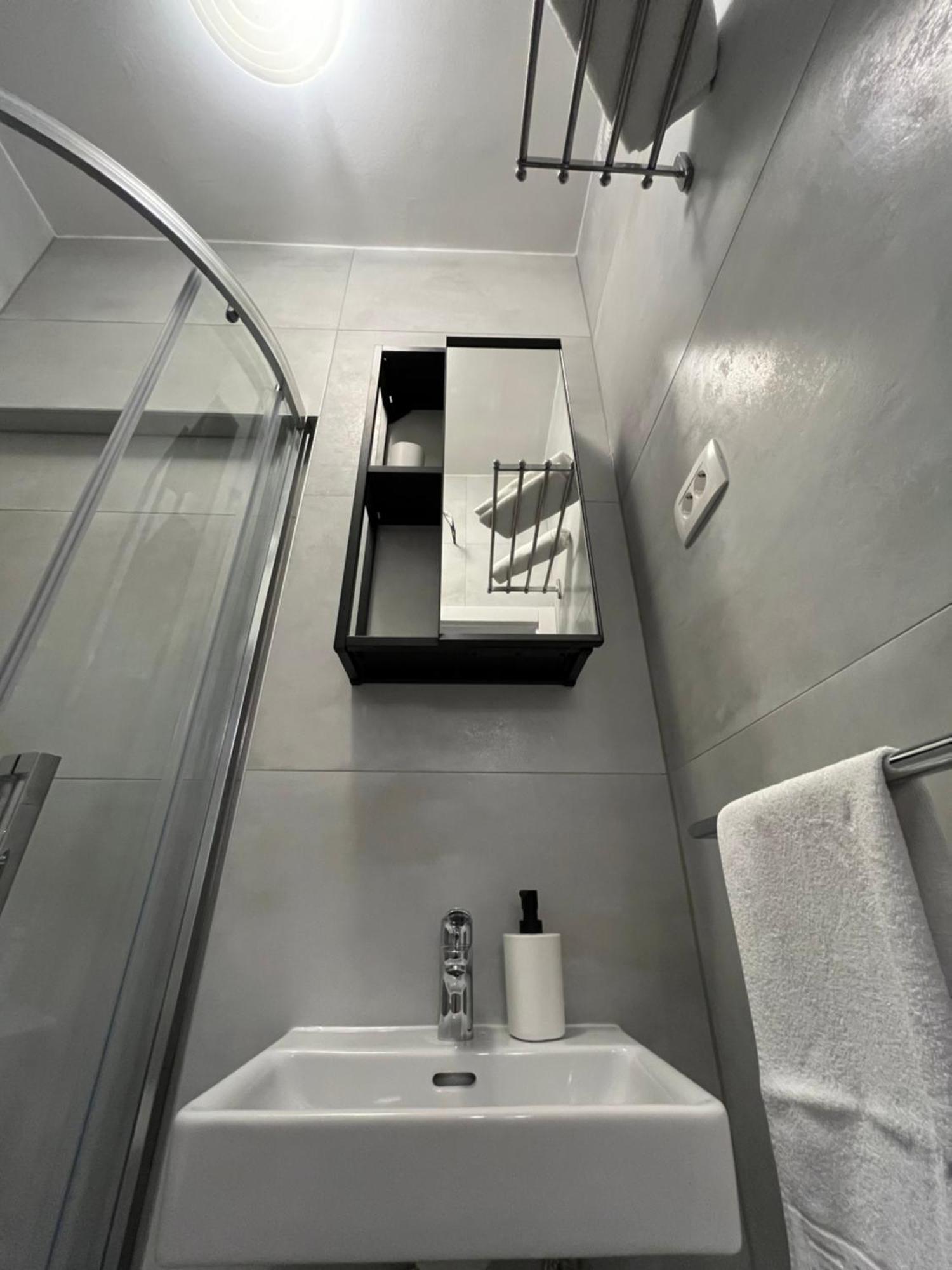 וודיצה Studio Apartment And Rooms Adria מראה חיצוני תמונה