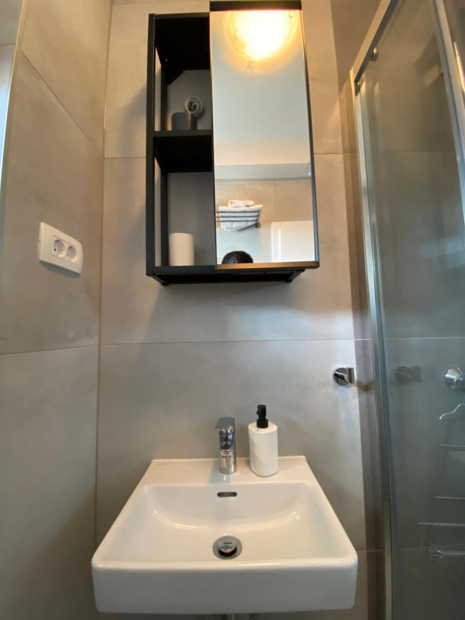וודיצה Studio Apartment And Rooms Adria מראה חיצוני תמונה