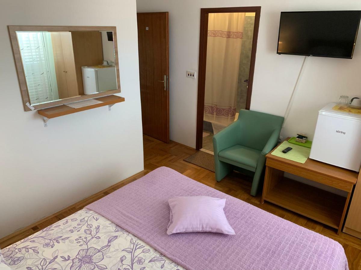 וודיצה Studio Apartment And Rooms Adria מראה חיצוני תמונה